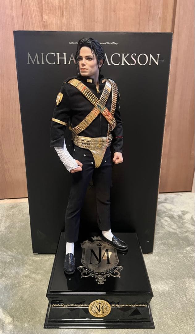 キング・オブ・ポップ マイケル・ジャクソン スパーブスケール 1/4 スタチュー