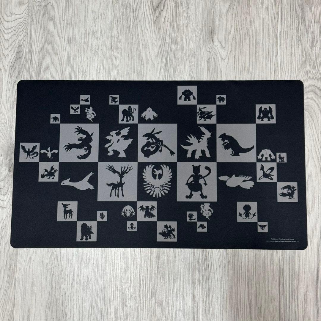 ポケモン 海外 プレイマット Legendary Pokemon Pattern