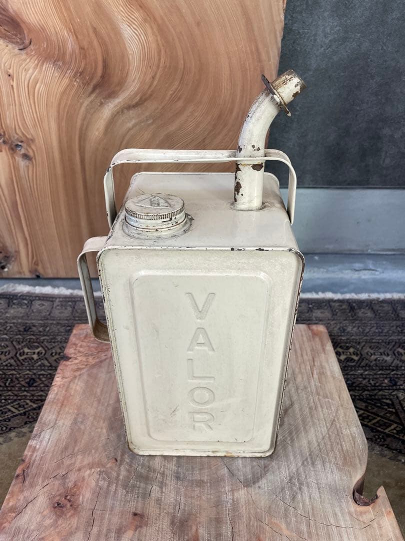 超希少なVALOR レトロ　金属　ガソリン　灯油缶