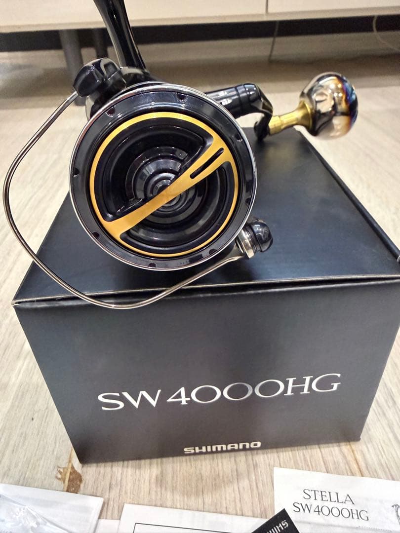 「シマノ ステラ SW4000HG カスタムハンドルノブ付」）