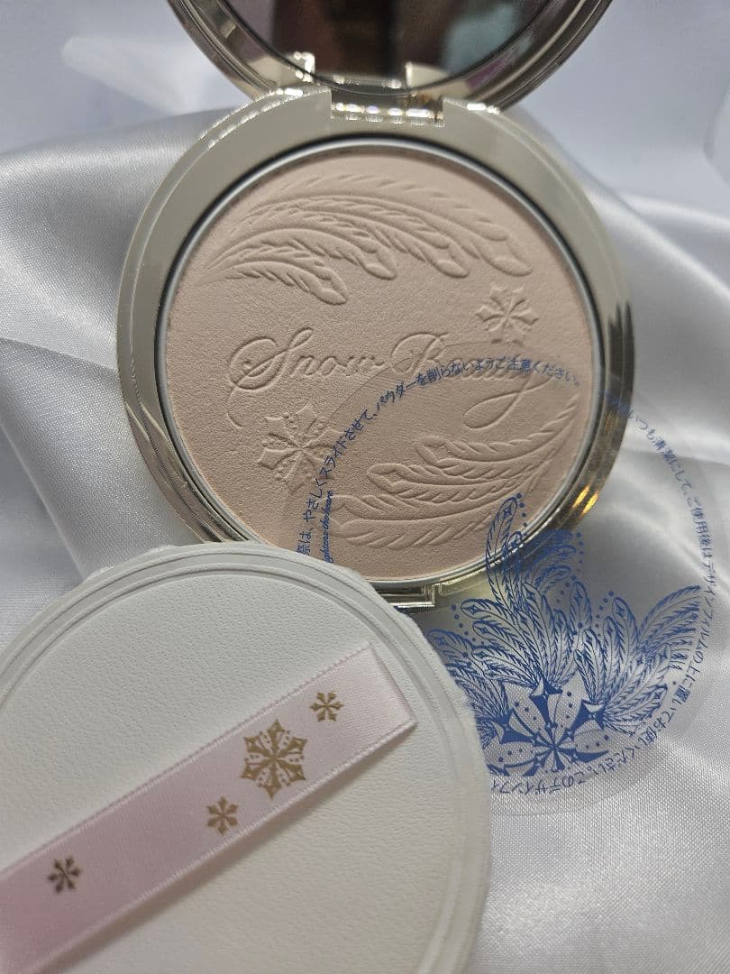 Show Beauty プレストパウダー本体とおまけ