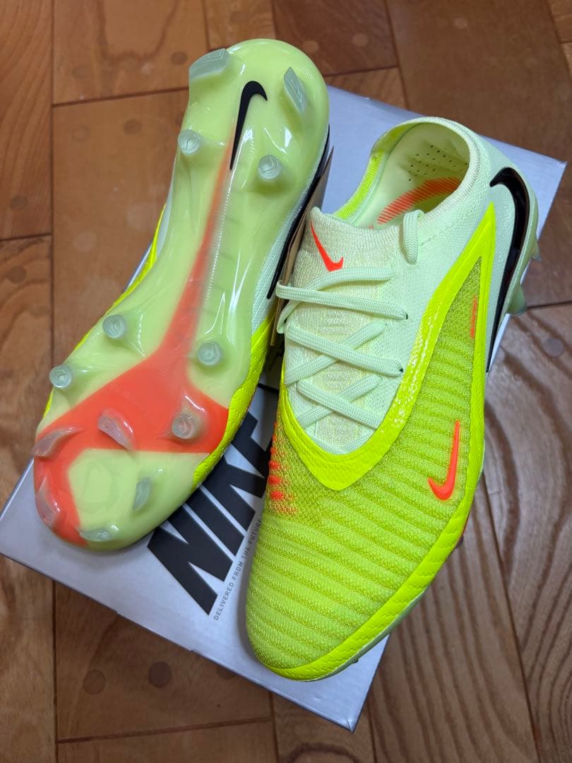 新品　限定　特価　ナイキ　ファントム 6 LOW エリート FG 25.5cm