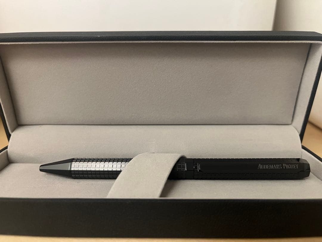 Audemars Piguet ブラックボールペン