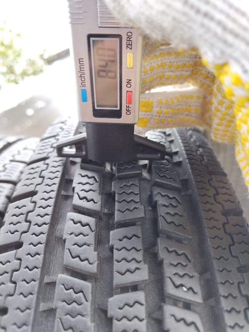 145/80R12・LT【2/2】軽トラ用スタッドレス・鉄ホイール付、２本分割