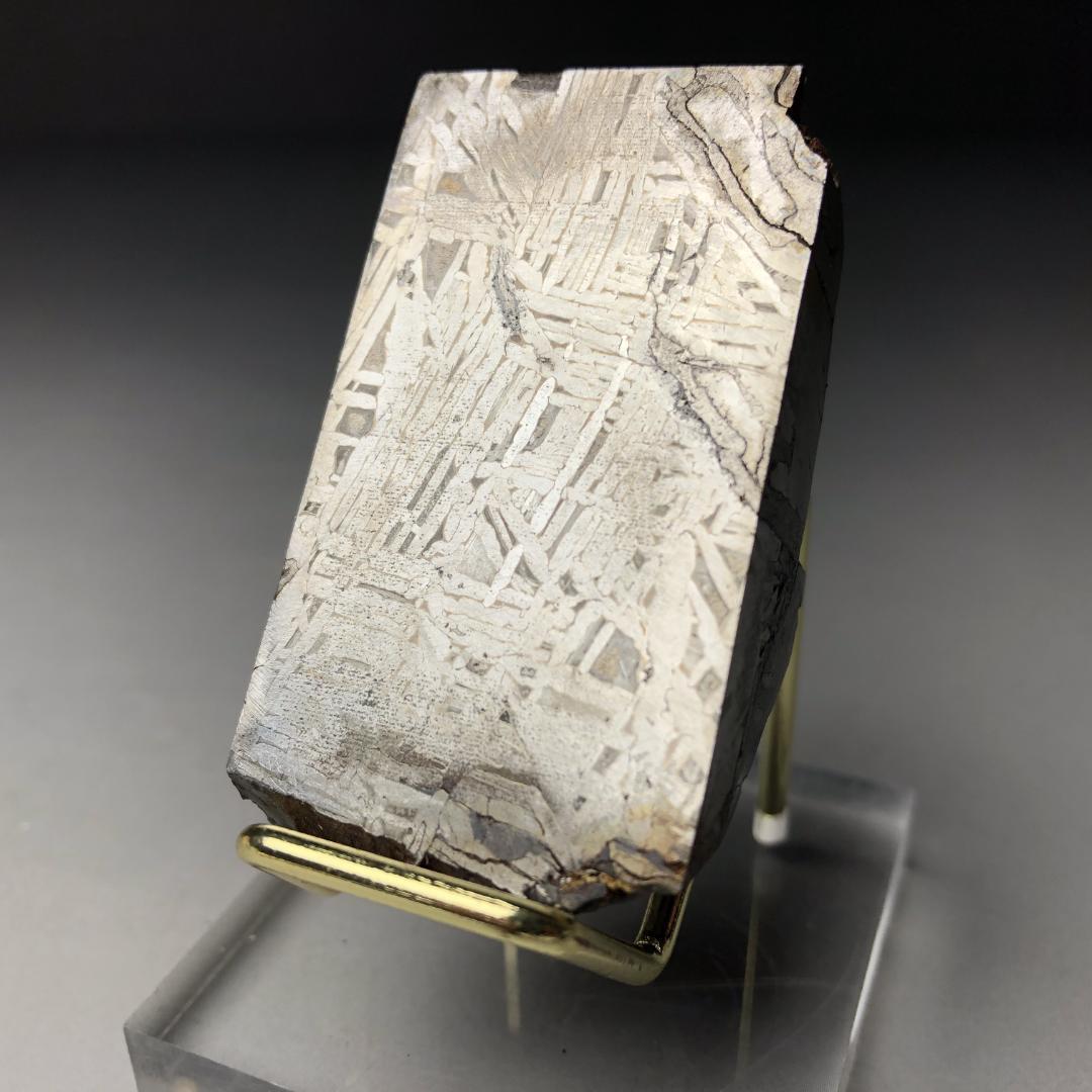 アルタイ隕石 鉄隕石　外皮付き隕石　エンドカット　原石　重さ約131ｇ