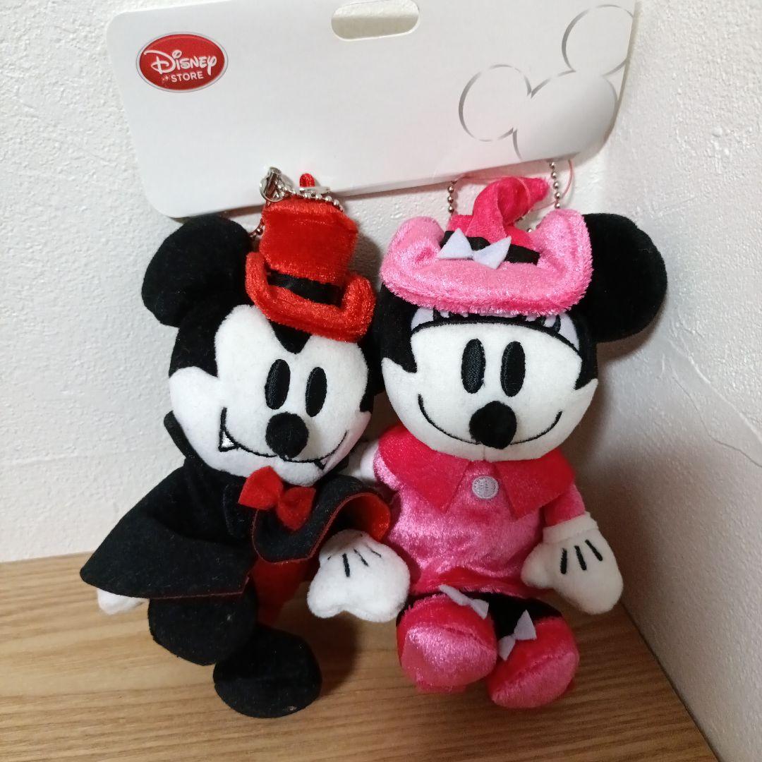 新品タグ付き　激レア　ディズニース ミッキー　ミニー　バッジ付きペアキーチェーン