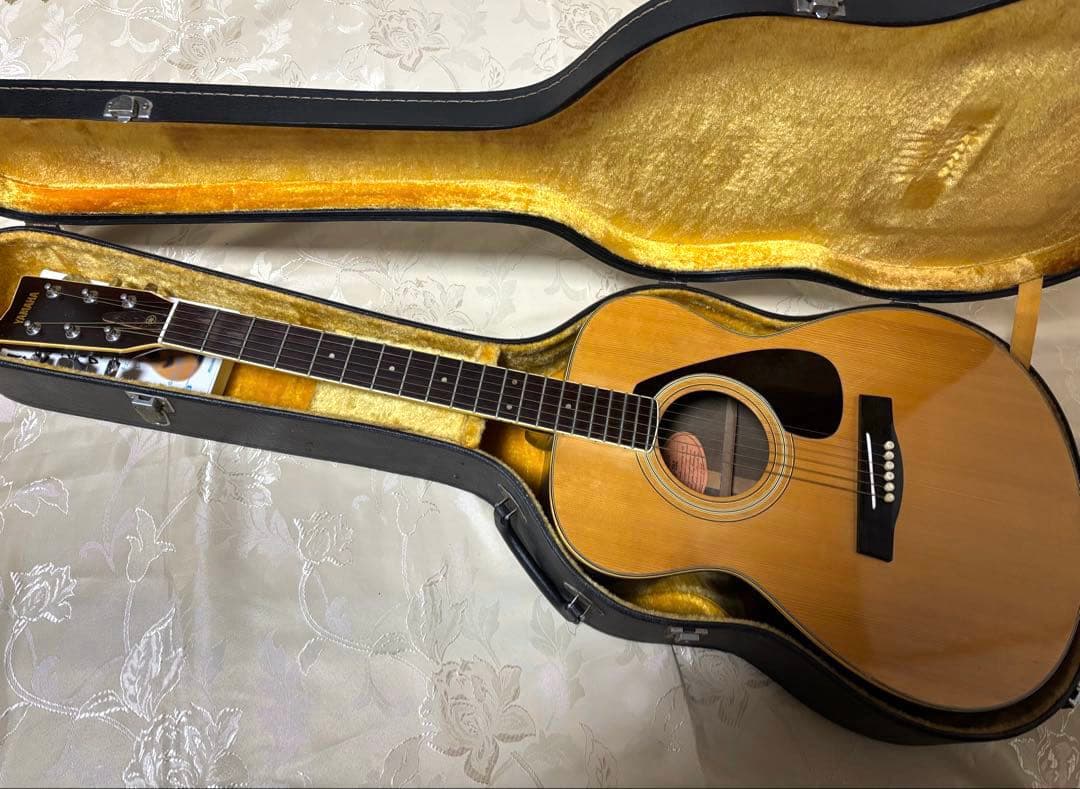 【ハードケース付き‼️】YAMAHA FG-202 アコースティックギター