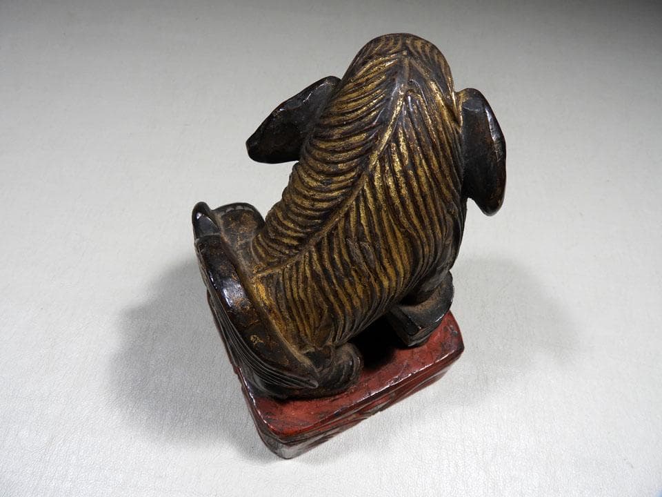 ●時代物 古木の彩色木彫 個性的 趣き 唐獅子 珍品 箱入 高さ14.5cm程度