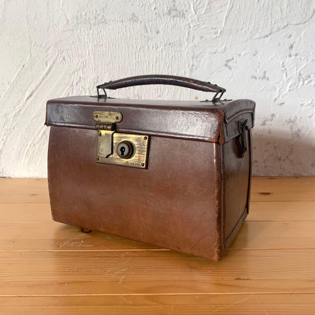木芯革張り　小型トランク型　手提げ金庫　手提げ鞄　箱型　業務かばん　古道具