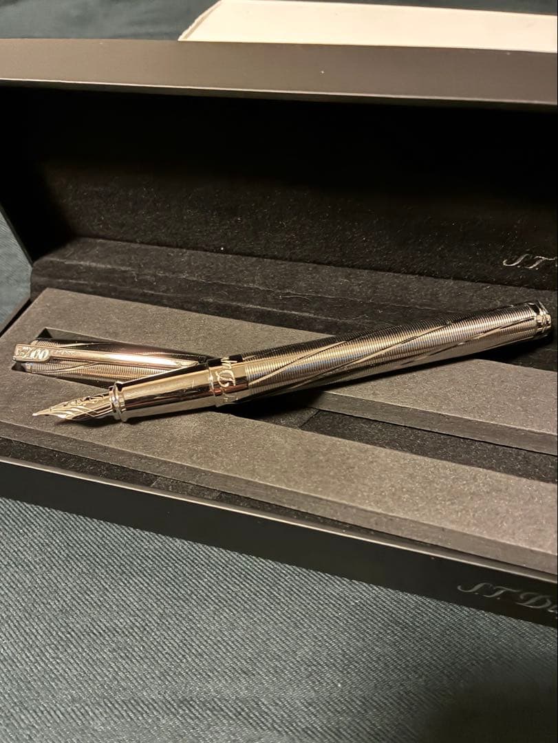 STデュポン　007スペクターリミテッドコレクション万年筆　字幅M