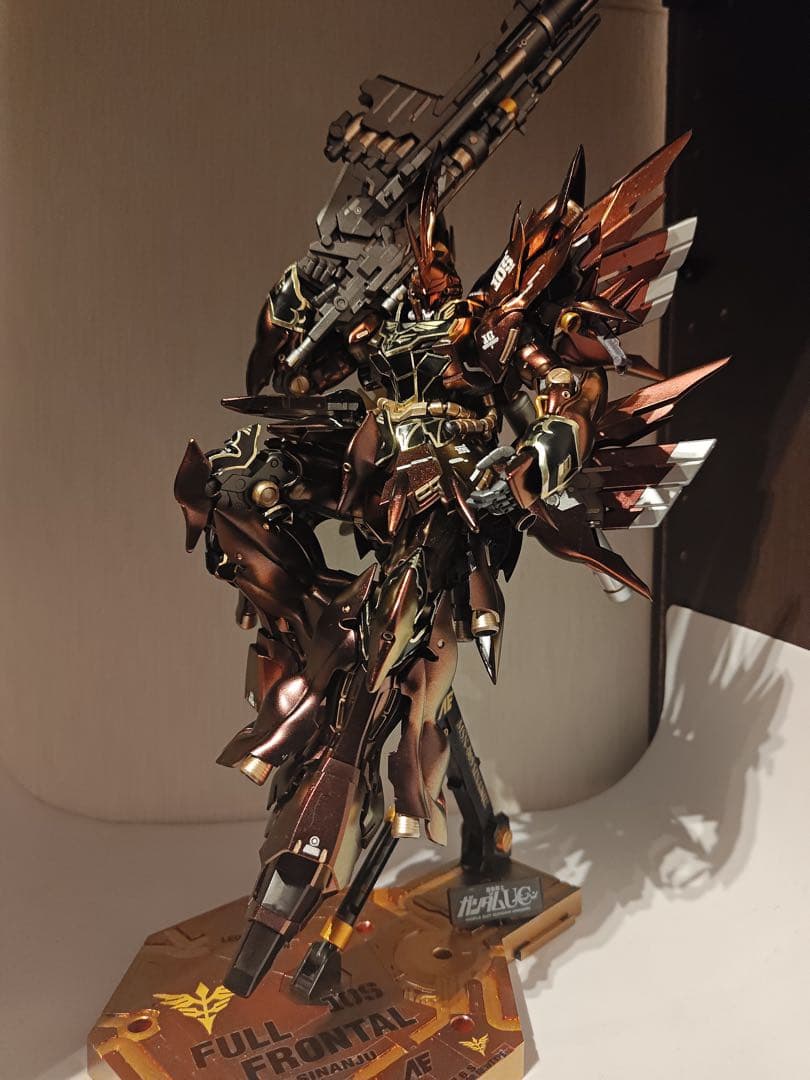 ガンプラ　塗装済み完成品　修正改造　シナンジュ　MG