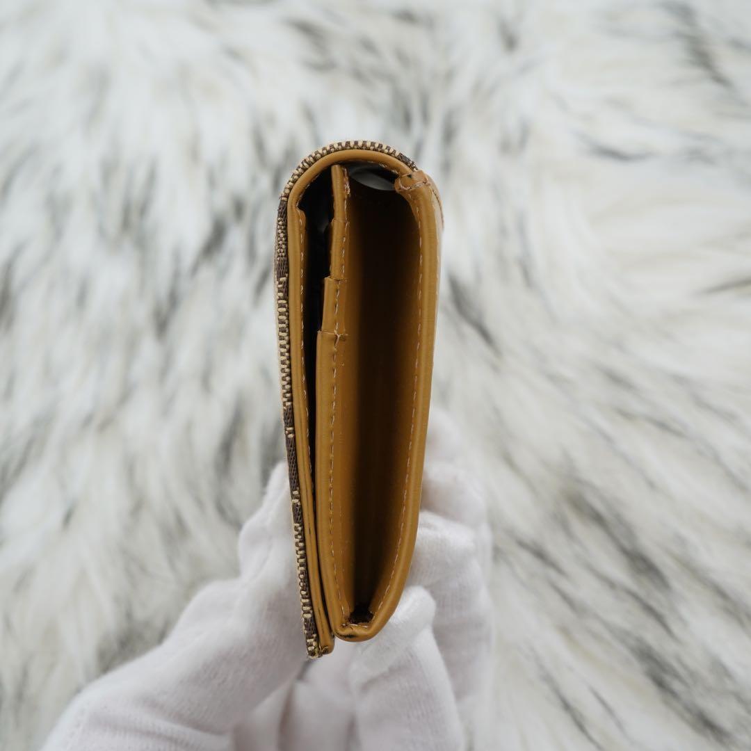 未使用品　箱付き　GUCCI グッチ　カードケース　名刺入れ　シェリーライン