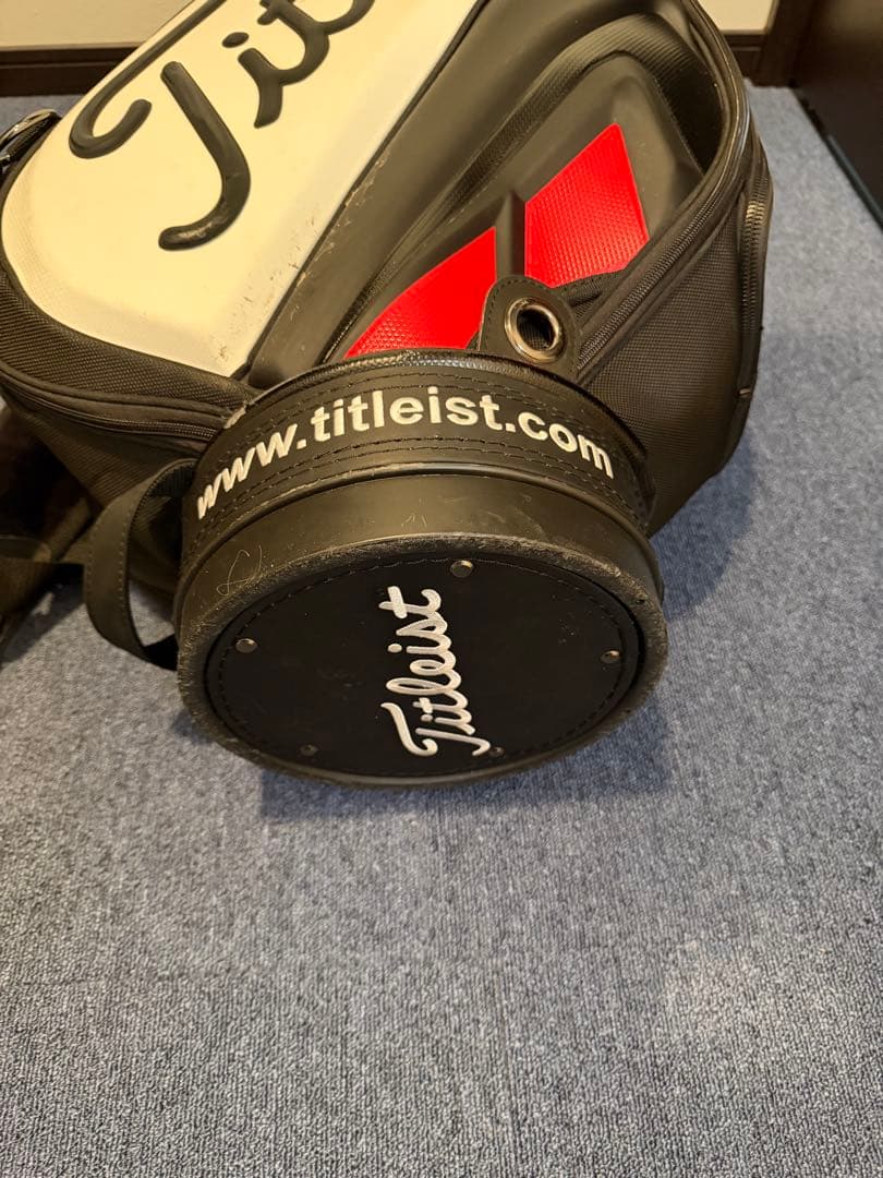 【1番人気】タイトリスト　ツアーキャディバッグ