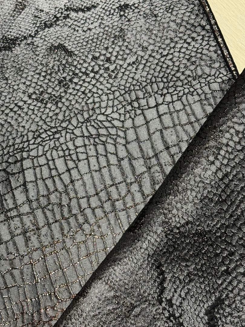 大人兵児帯【クロコダイル　ブラック】　天然石の羽織紐【ワイン】のセット