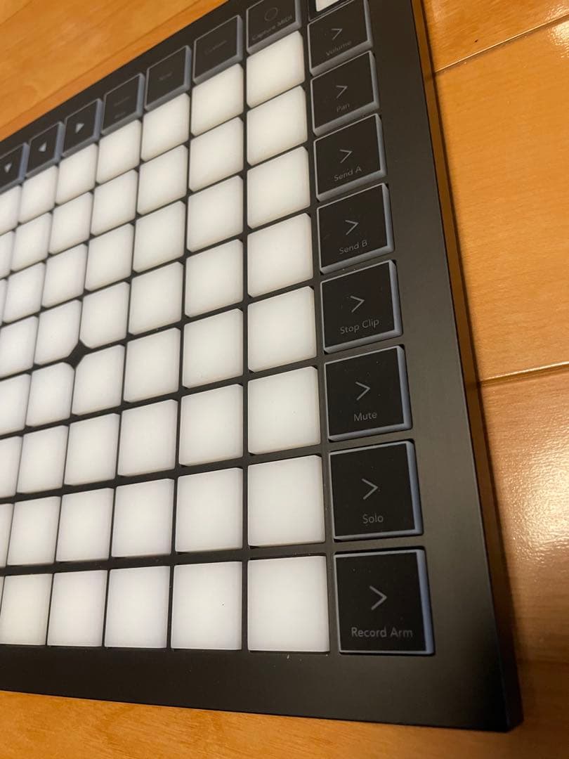 Novation Launchpad X 製品登録解除済み