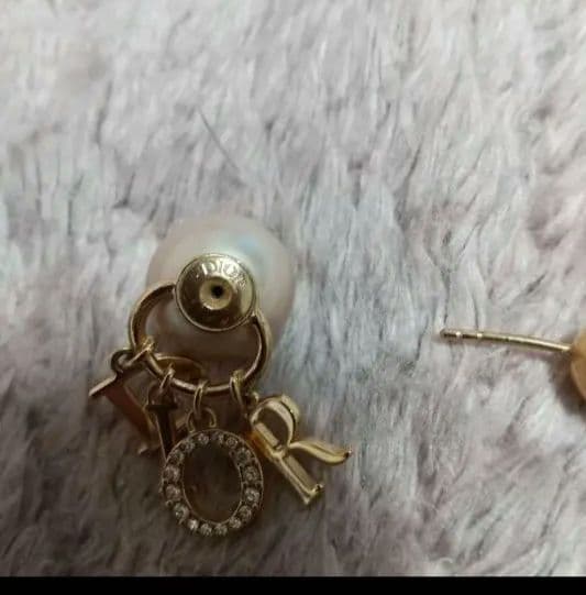 Dior ダブルパールピアス(片耳用)