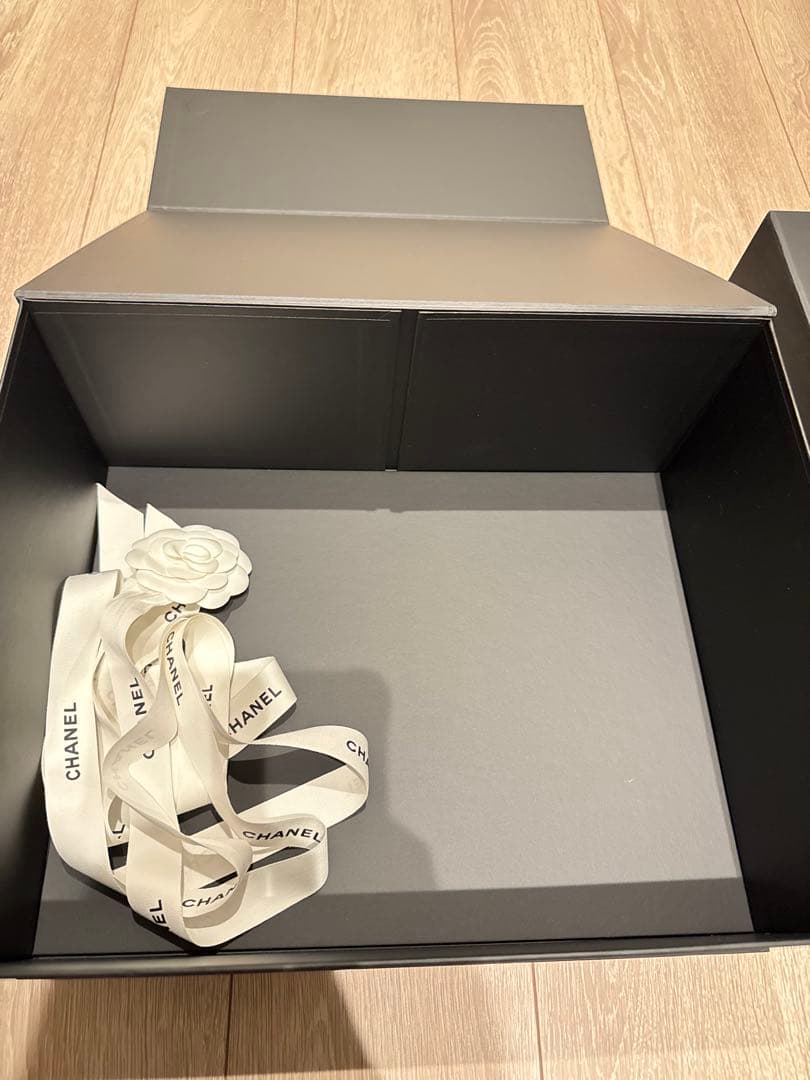 CHANELシャネル ギフト空箱 大・小2コセット　マグネット式