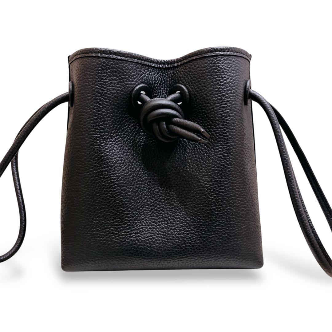 【極美品】 VASIC ヴァジック ボンドミニ ハンドバッグ ブラック レザー