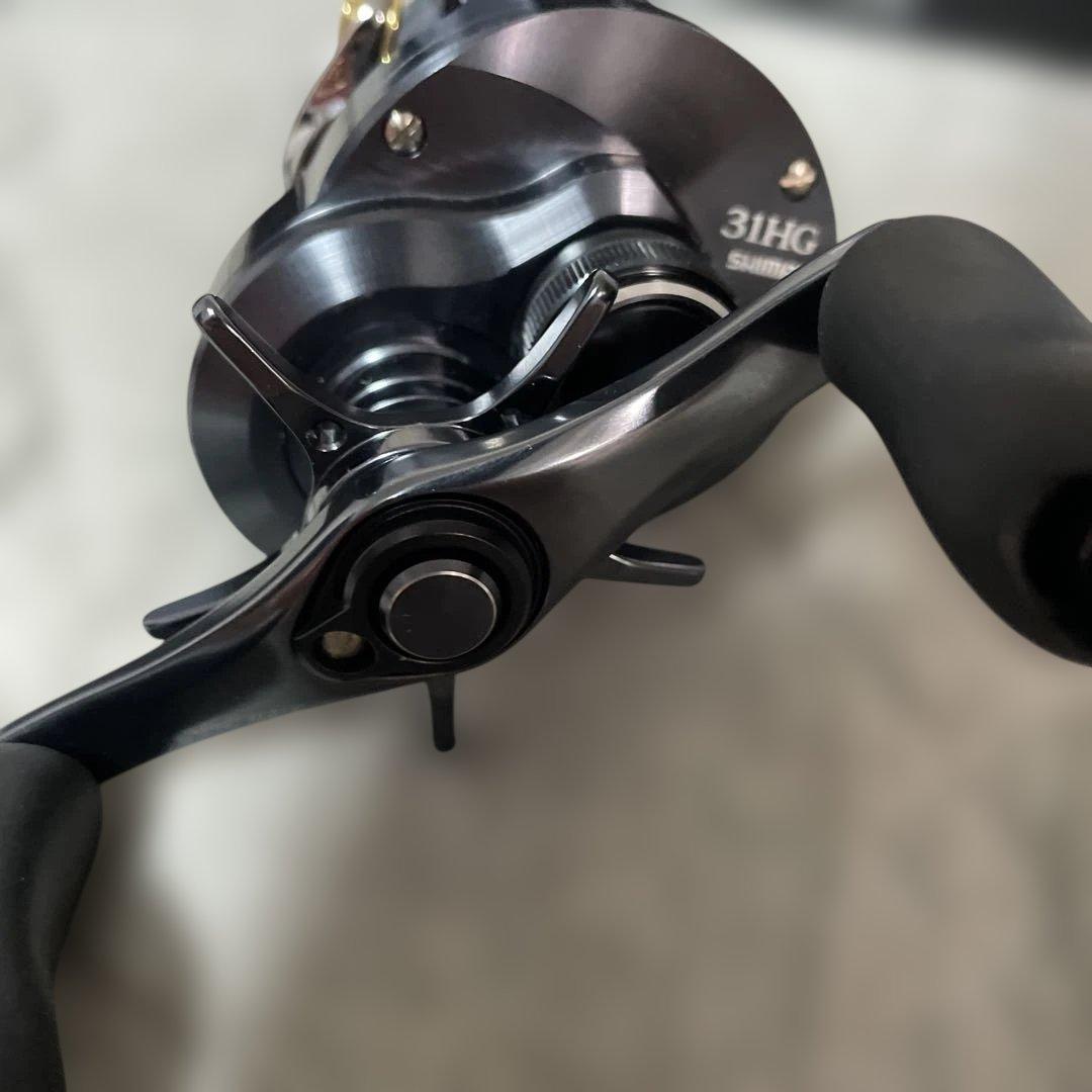 CALCUTTA CONQUEST 31HG 換えスプール付き