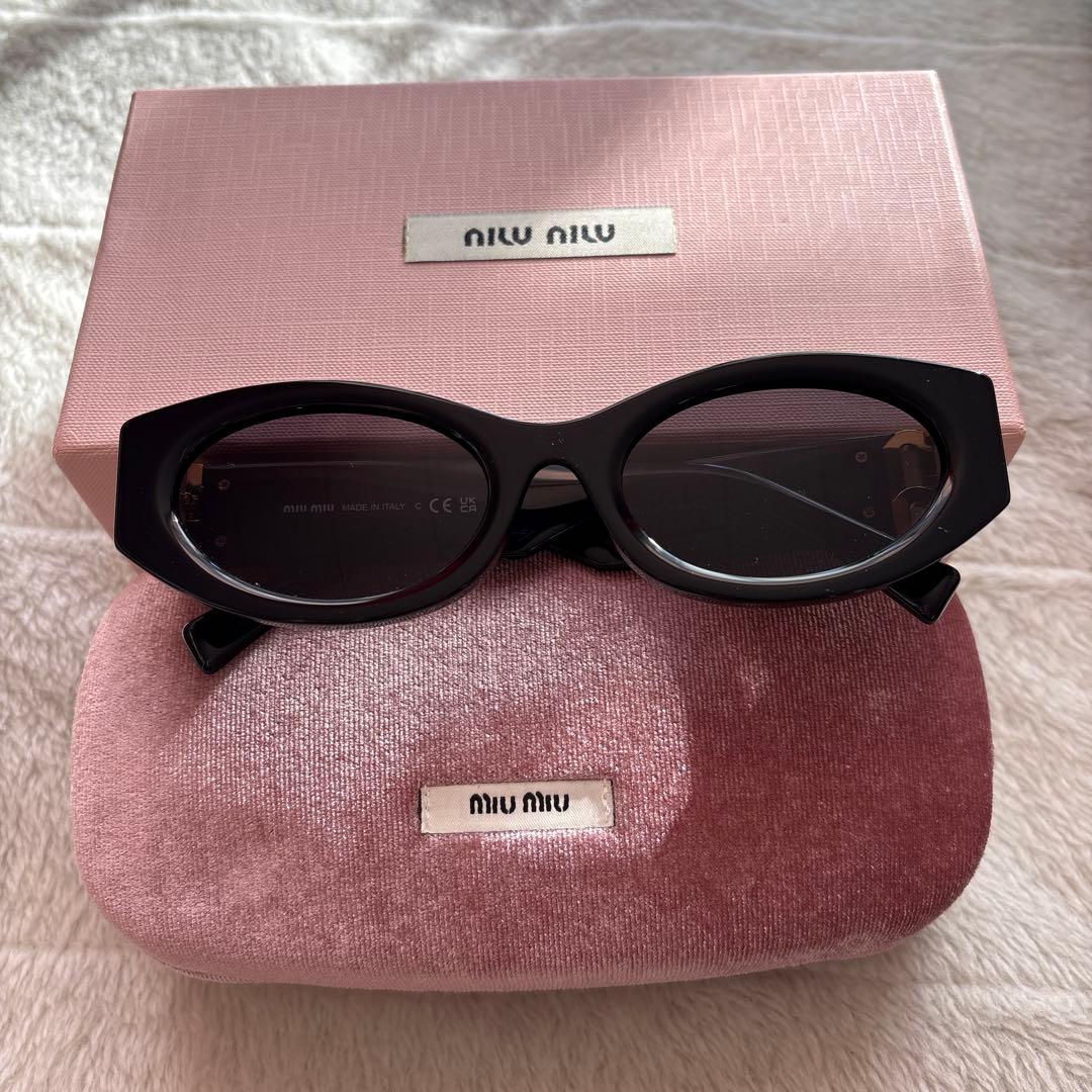 MIU MIU ブラック サングラス