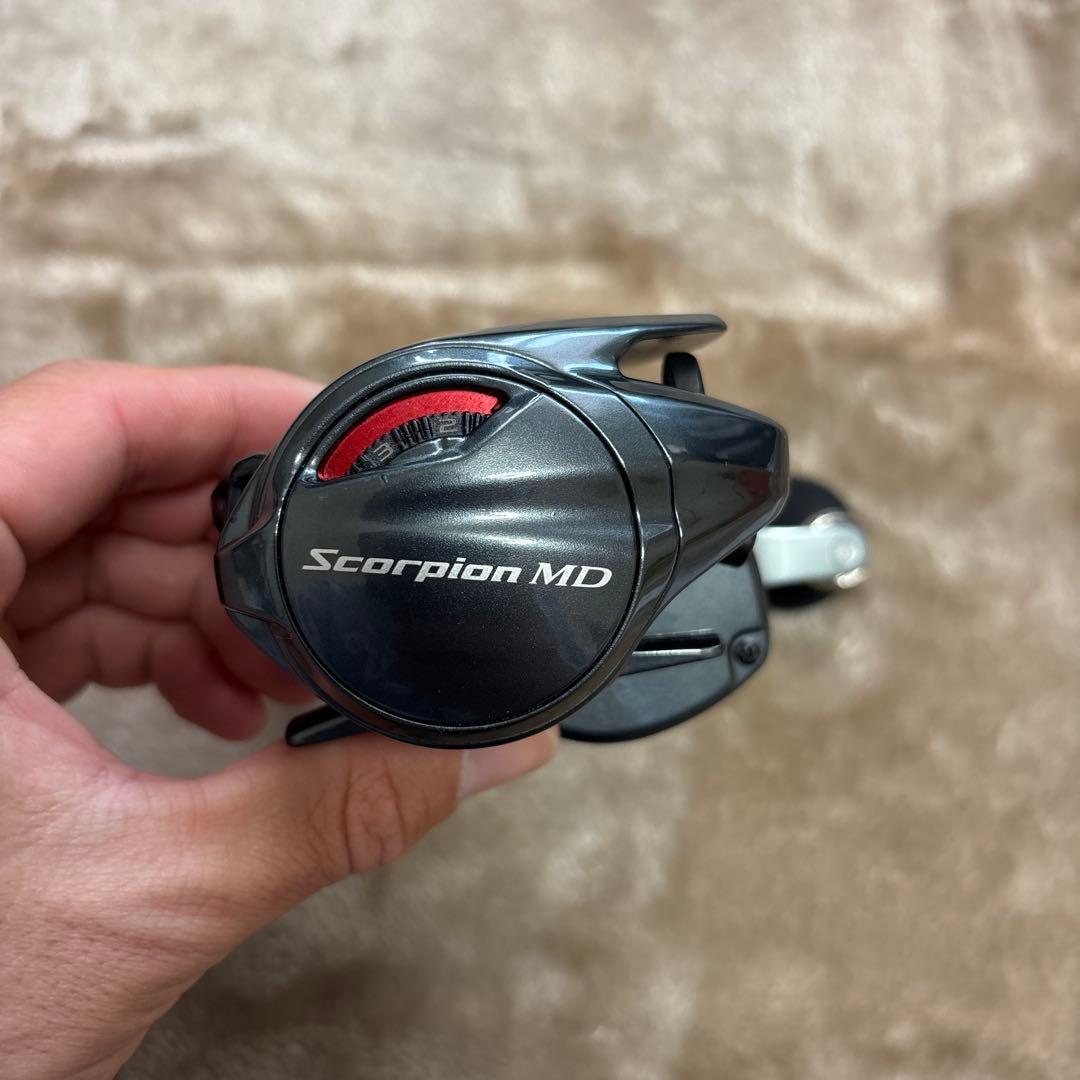 【極美品】シマノ 24スコーピオンMD301XGLHロングハンドルモデル