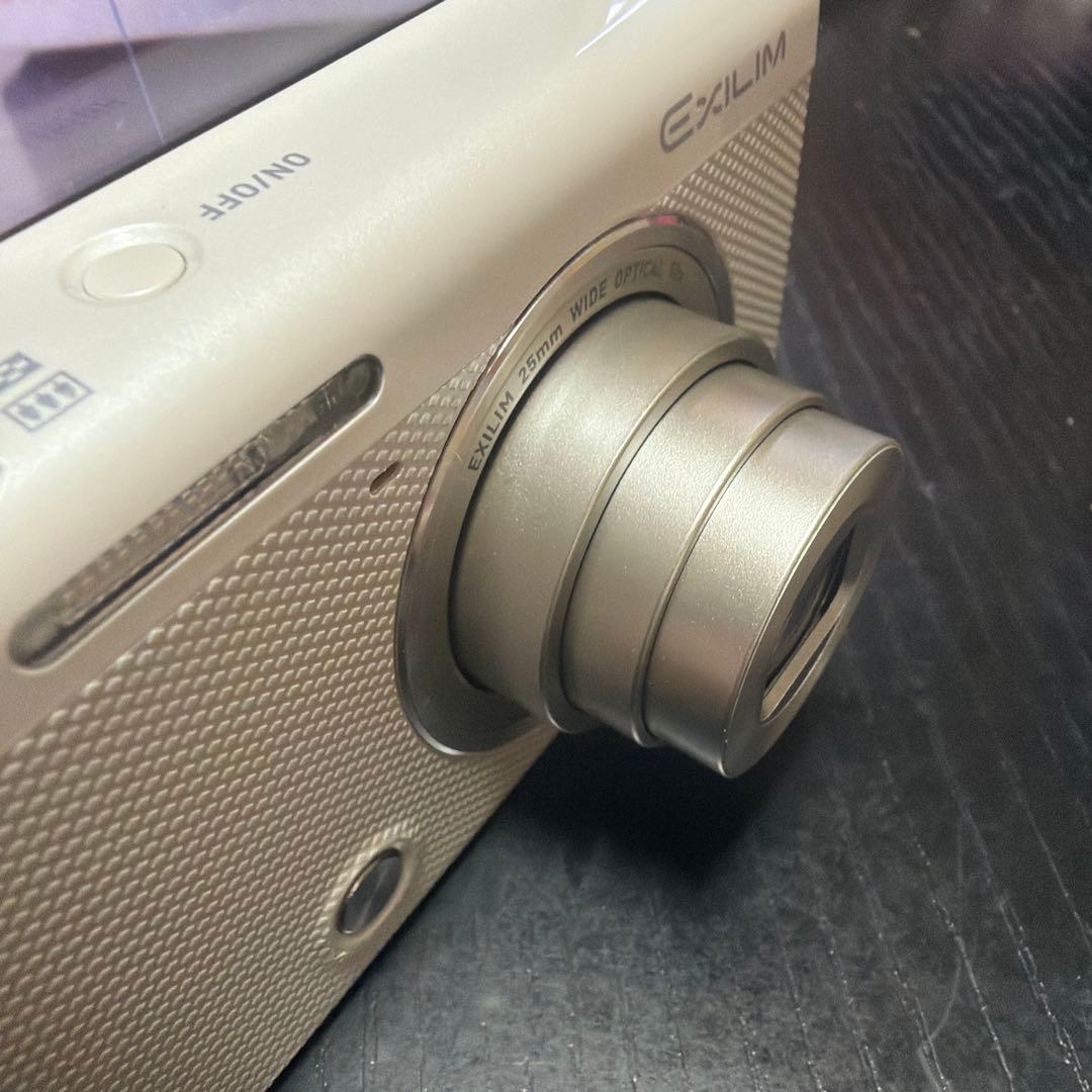 美品 CASIO EXILIM EX-ZR70WE ホワイト