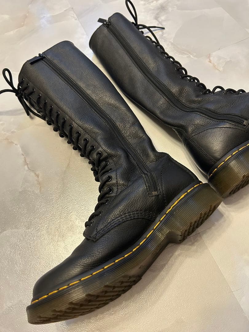 ドクターマーチン 1B60 20ホール UK6