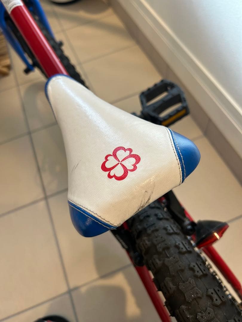 ヨツバサイクル　20インチ　赤×青