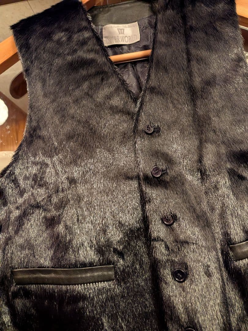 伊達の極み 極上シールスキン毛皮ベスト　ゴマフアザラシ　艶ブラック