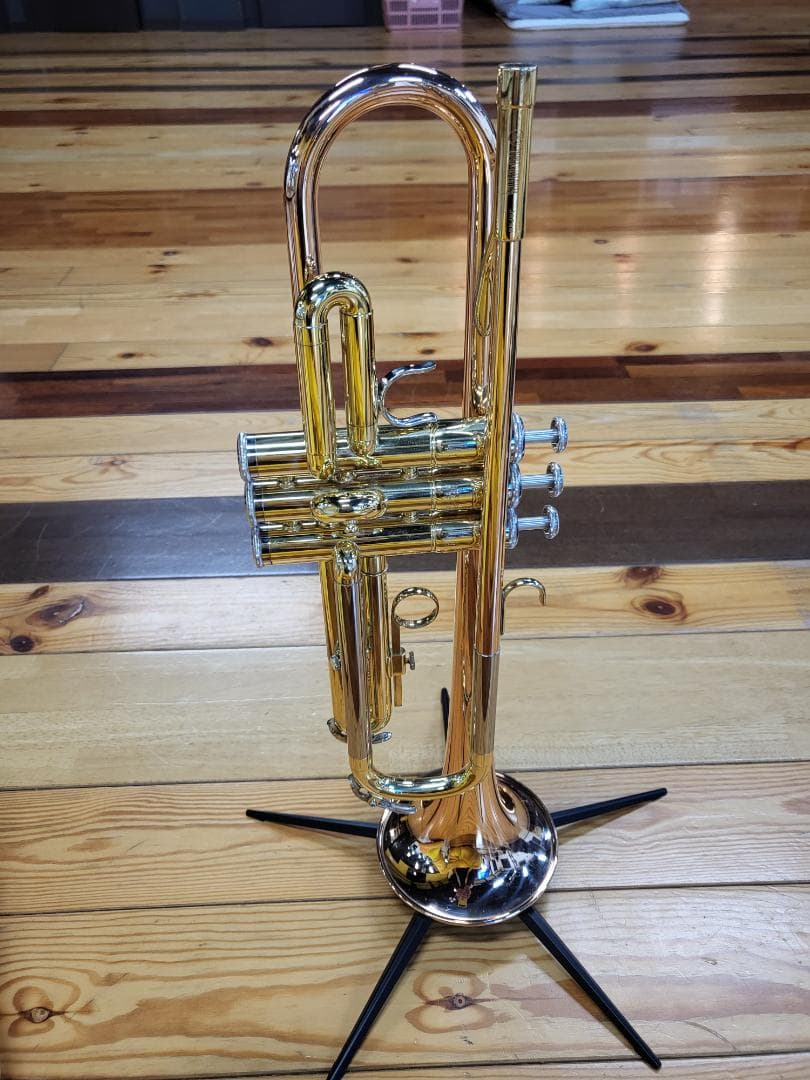 YAMAHAトランペット YTR3320 本体とケース、スタンド付属