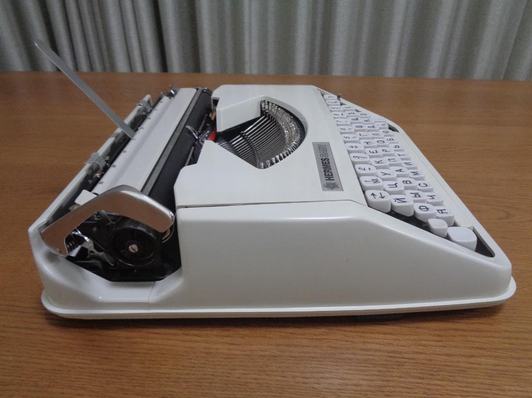 完動品　HERMES baby エルメスベイビータイプライター ロシア語