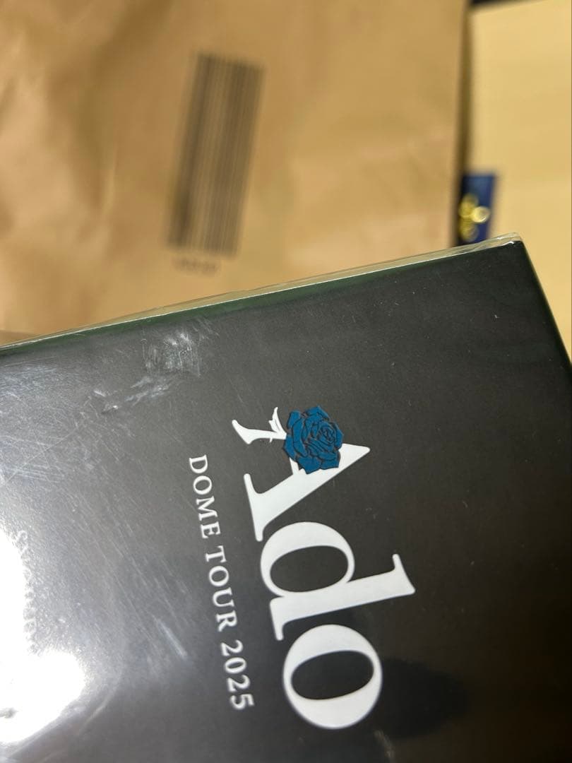 Ado DOME TOUR 2025よだか VIP特典スノードーム、ブローチ