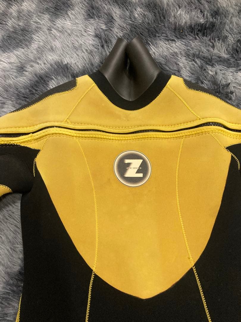 ZEROドライスーツ 黒/黄色