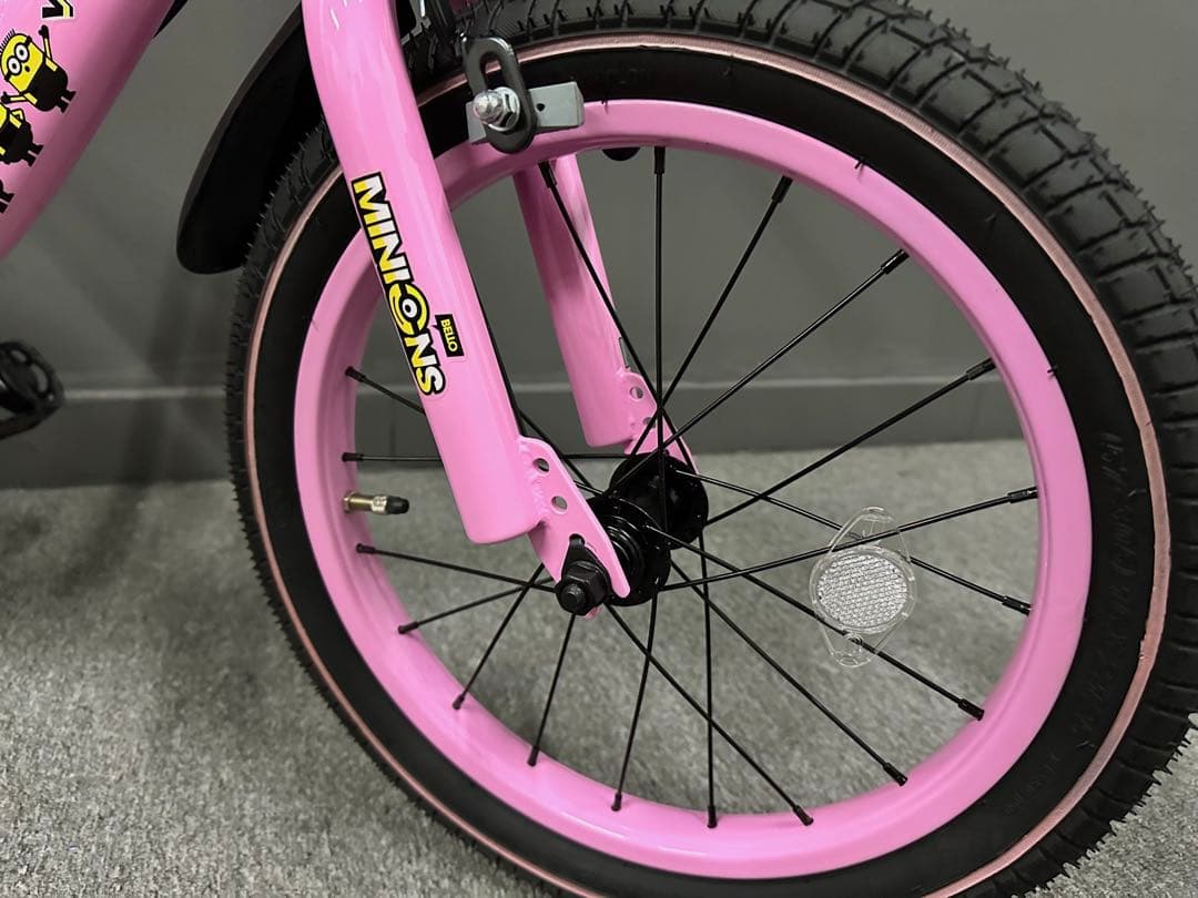 【新品・未使用】ミニオンズ 子供用自転車 18インチ 補助輪付き 正規デザイン