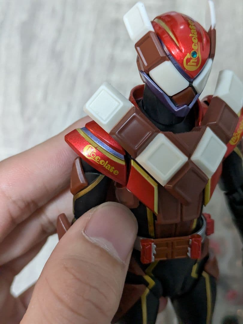 SHFiguarts 仮面ライダーヴァレン チョコドンフォーム