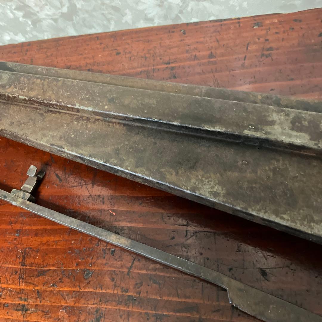 古い特大の錠前と鍵と思われますが果たして？