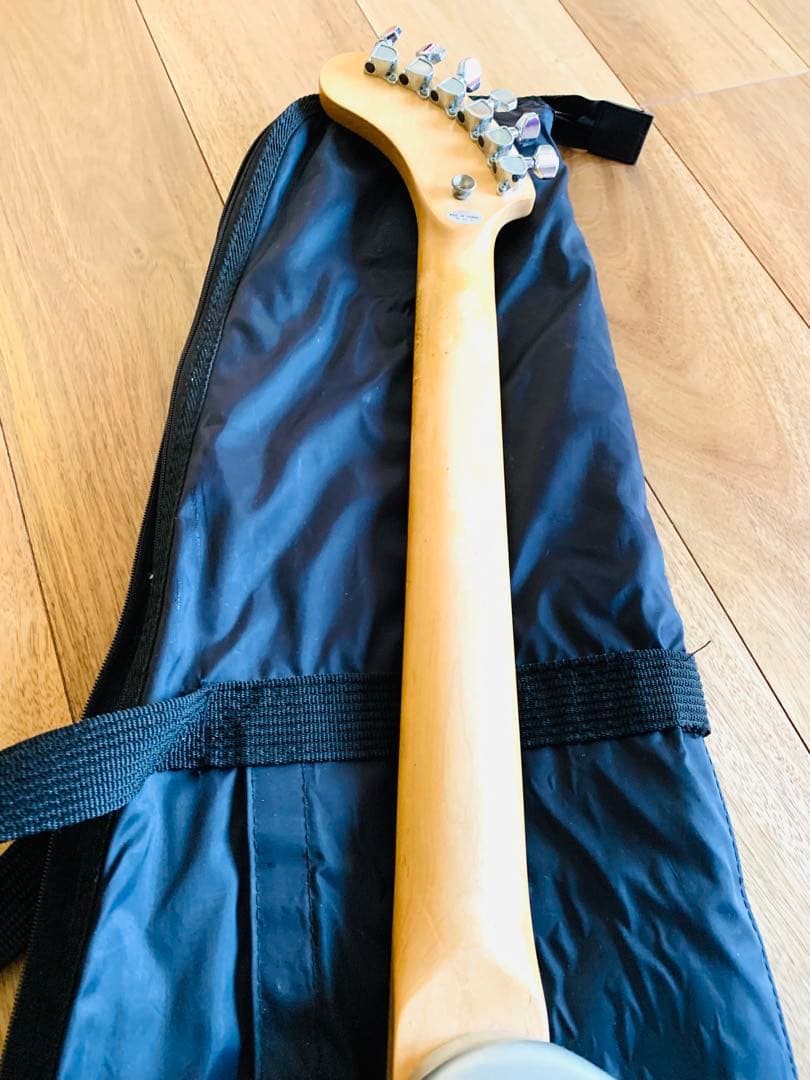 貴重美品【FERNANDES】エレキギター/ウルトラマンZO-3/ぞうさんギター