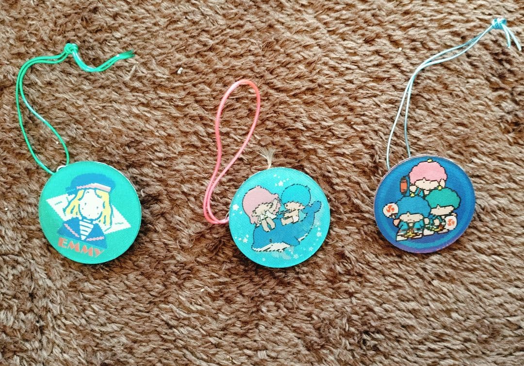 再値下げ！サンリオ プレミアム 絵が変わる！レンキチュラーバッジ・缶バッジ9点