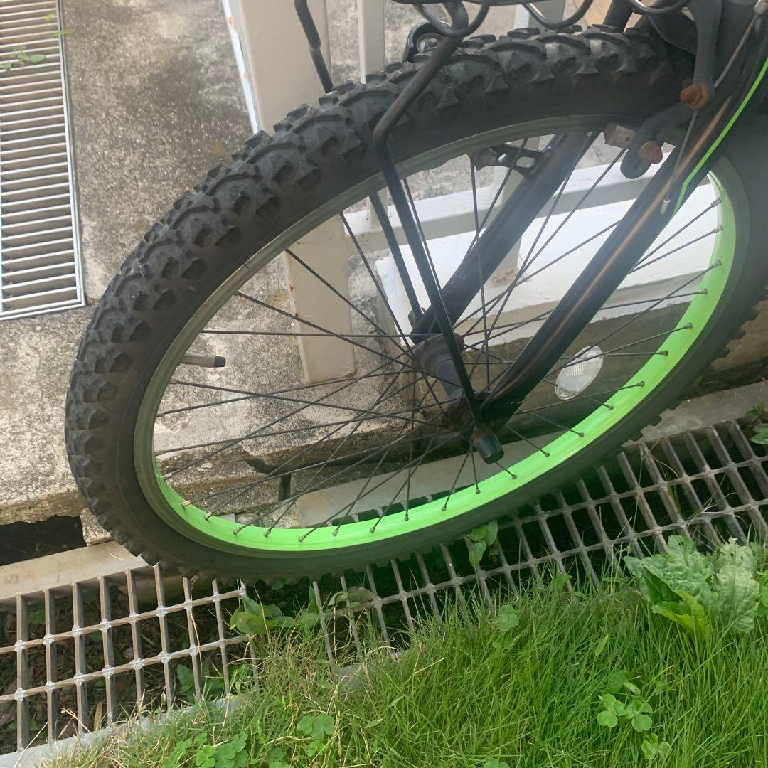 子供用自転車 黒と緑の回路デザイン