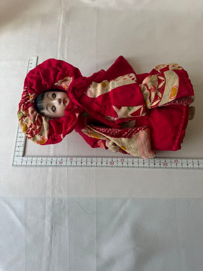 大きめサクラビスク　約28㎝　眠り目　赤いお着物　ボンネットセット　市松人形