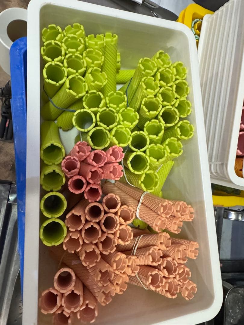 パーマ用ロッド・円錐・ロング・ビッグロッド各種 100本近くあり