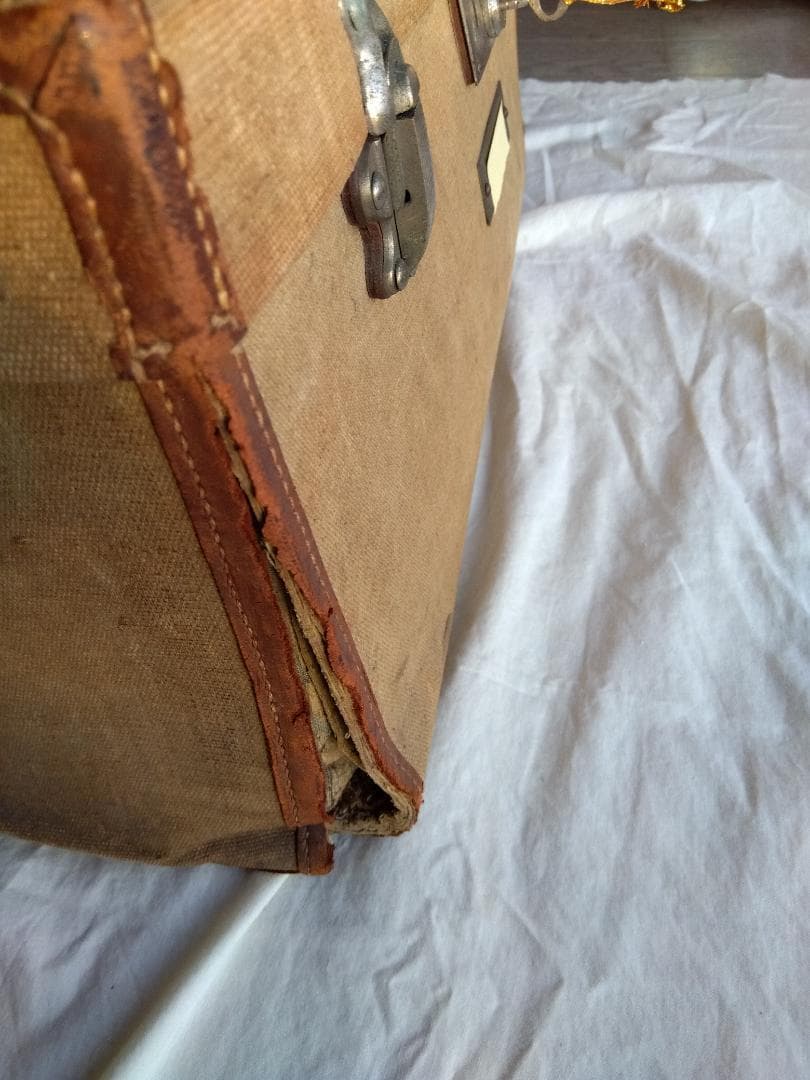 【レア中のレア】【ヴィンテージ】大礼帽と正肩章　海軍大佐　本物　ボロボロトランク