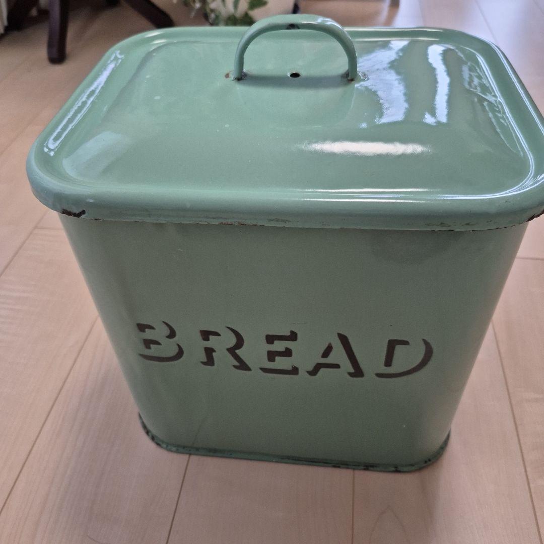 お値下げ　イギリスアンティーク　ホーロー　ブレッド缶　グリーン