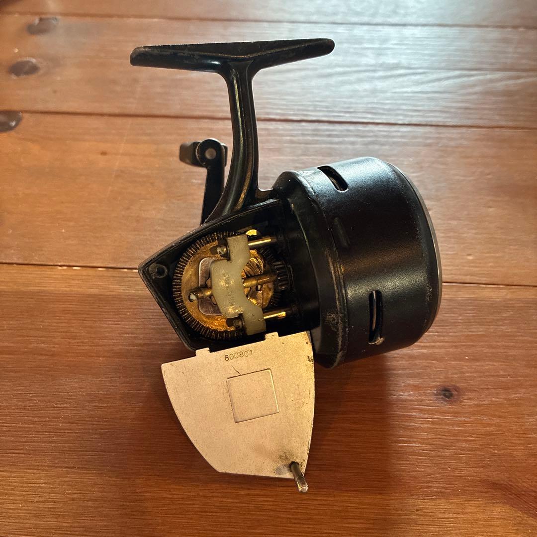 ABU501 　クローズドフェイスリール　欠品あり 機械良好