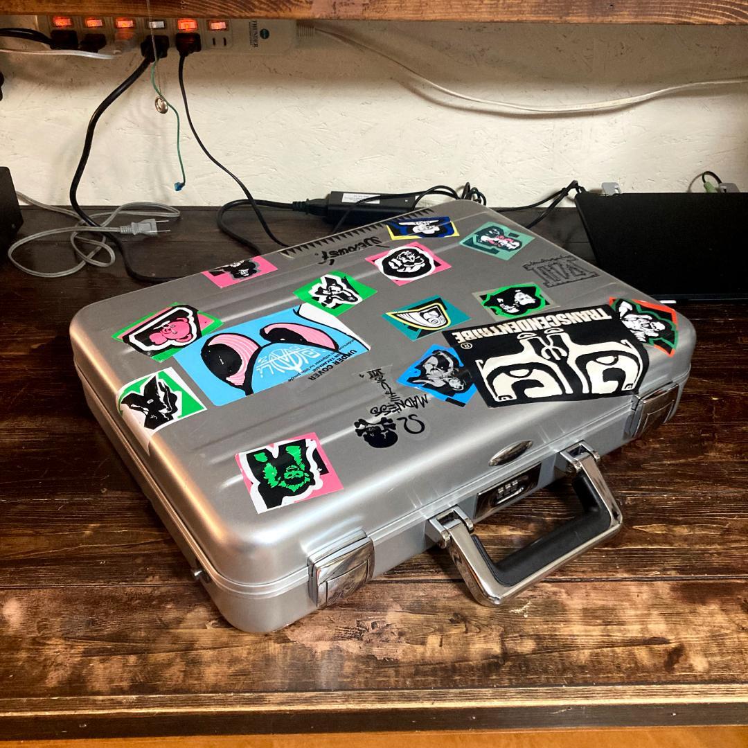 旧モデル　ZERO HALLIBURTON　アルミアタッシュケース