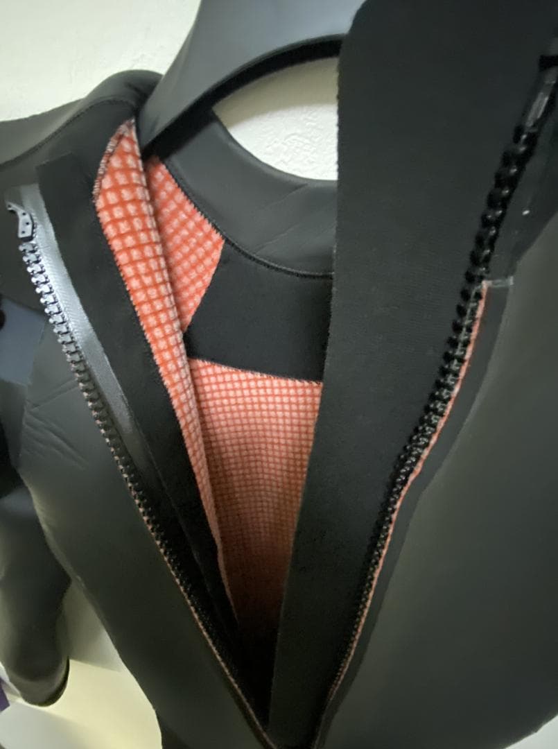 2025年・超美品・オニール　バックジップ LTD セミドライ 5/3mm