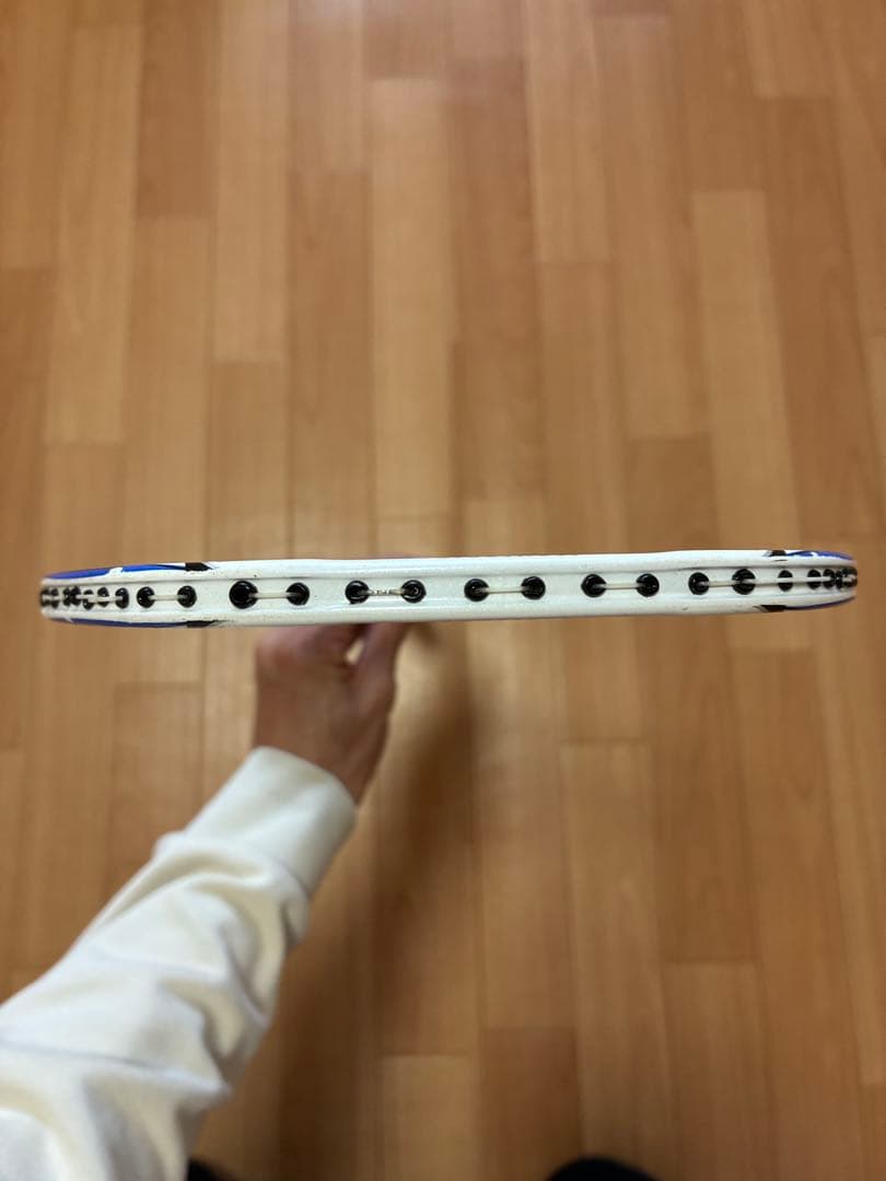 バドミントンラケット　ヨネックス ボルトリック60 4U