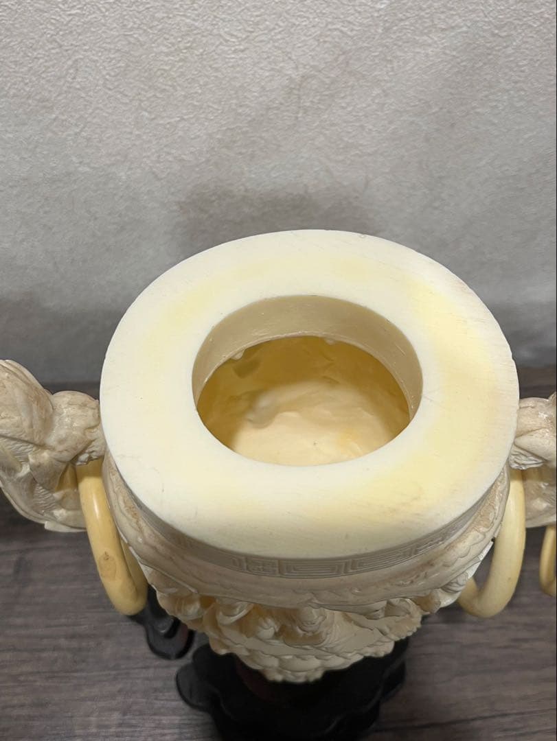 【送料込み】中国骨董　唐木台付き　彫刻　置物　象 大型香炉 手彫工芸品 三鼎型