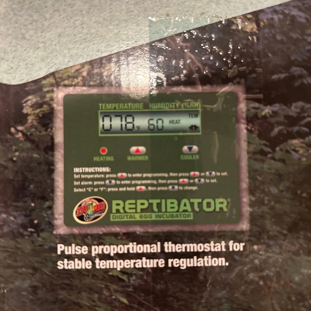 爬虫類　インキュベーター　孵卵器