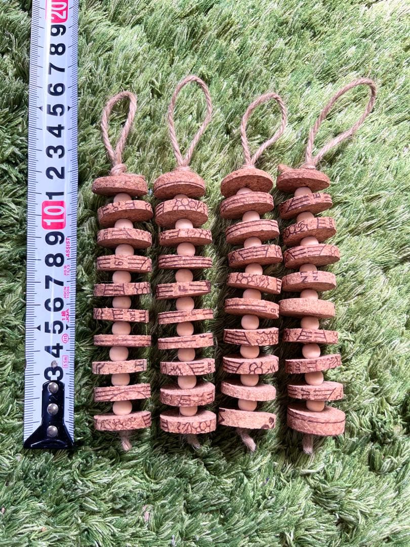 インコおもちゃ　鳥おもちゃ　薄切りコルク　バードトイ